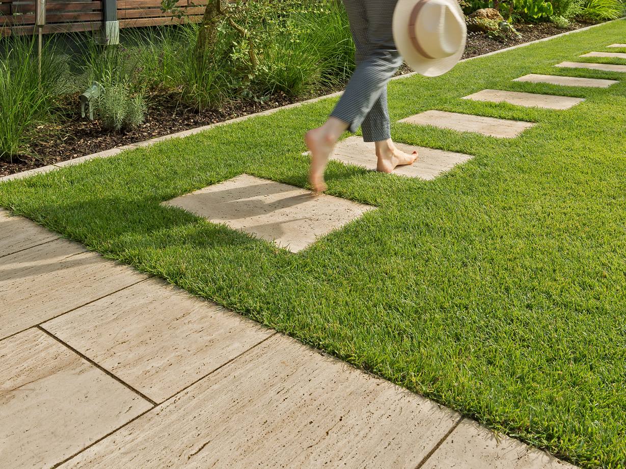Gartenweg gestalten mit Naturstein jonastone